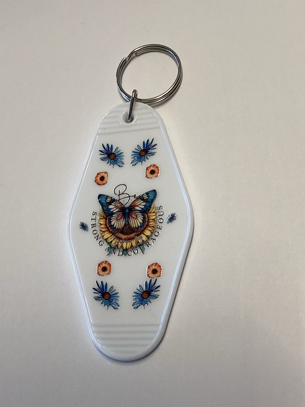 Butterfly & Floral White Motel-Style Keychain